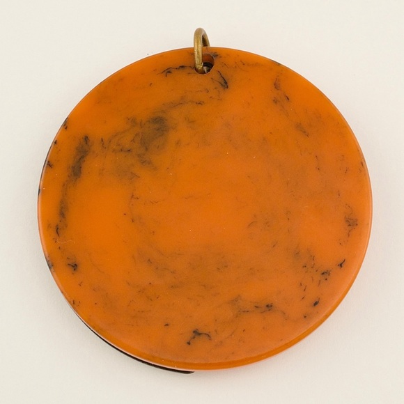 Vintage Egyptian Revival Lucite & Brass Necklace Pendant Cleopatra Egyptomania - Picture 6 of 6